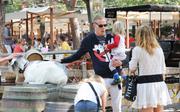 th_99011_Tikipeter_Billie_Piper_and_family_at_Disneyland_010_123_21lo.jpg