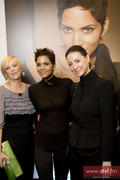 th_67437_HalleBerryRevealFragrancePressJunket4_122_214lo.jpg