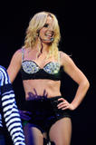 th_84292_babayaga_Britney_Spears_The_Circus_Starring_Britney_Spears_Performance_03-03-2009_007_122_350lo.jpg