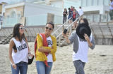 th_71773_Preppie_Jared_Leto_hanging_out_on_the_beach_in_Malibu_56_122_46lo.jpg