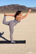 Aria Giovanni - Checkered Yoga 1 -012hrpdgi2.jpg