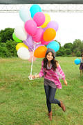 http://img37.imagevenue.com/loc537/th_77739_Selena_Gomez_a_commercial_for_Dream_Out_Loud_clothing_line17_122_537lo.jpg