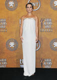 http://img37.imagevenue.com/loc545/th_99945_celebrity_paradise.com_TheElderNataliePortman_131_122_545lo.jpg