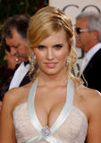 http://img37.imagevenue.com/loc590/th_38167_add_Maggie_Grace_122_590lo.jpg