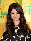http://img37.imagevenue.com/loc609/th_54103_Selena_Gomez_2009-05-30_-_Disney_5_ABC_Television_Group_Summer_Press_Junket_240_122_609lo.jpg